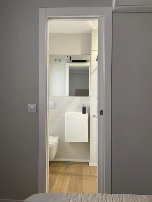 Apartamento Velarde-Maestranza Севилья Экстерьер фото